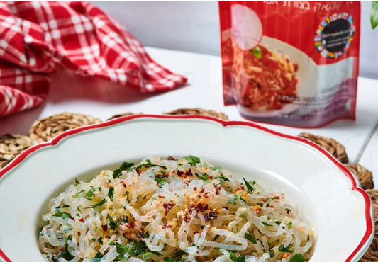 Easy and Healthy Spaghetti Aglio e Olio with Skinny Konjac Pasta